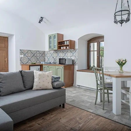 Berkenyeliget Vendeghaz Lägenhet *