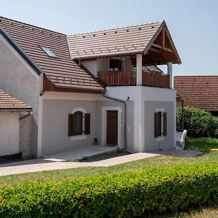 Lägenhet Berkenyeliget Vendeghaz